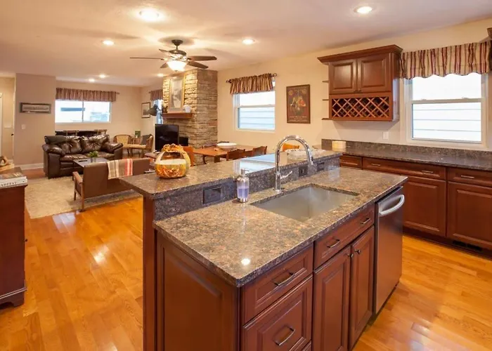 Stunning Living Open Floor Plan * Pittsburgh