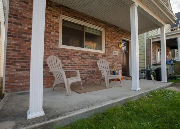 Stunning Living Open Floor Plan * Pittsburgh