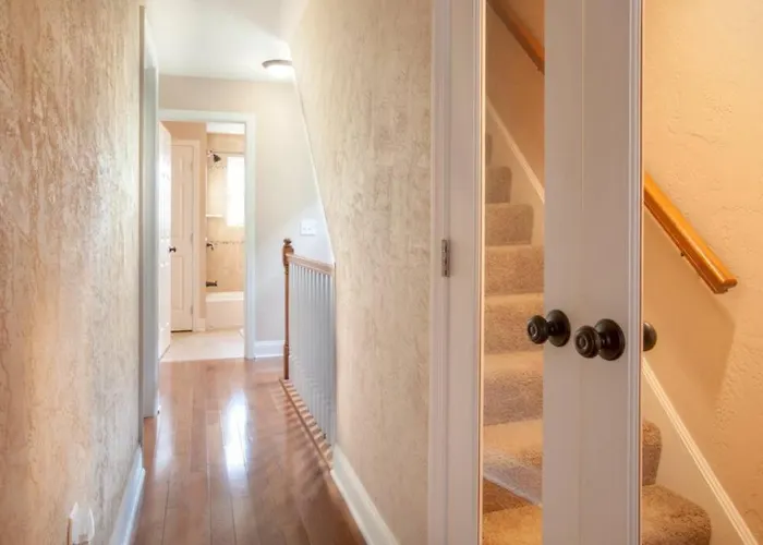 Stunning Living Open Floor Plan Holiday home Pittsburgh