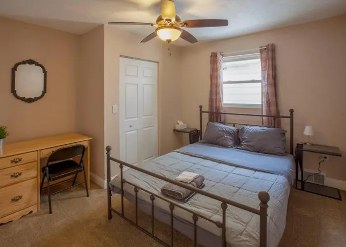 Stunning Living Open Floor Plan * Pittsburgh